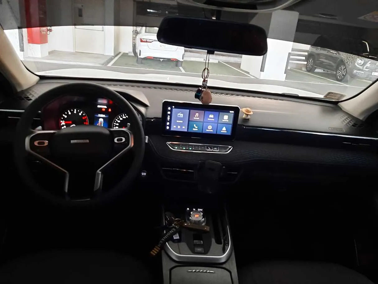 Car image 15