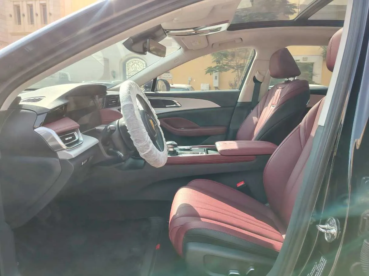 Car image 15