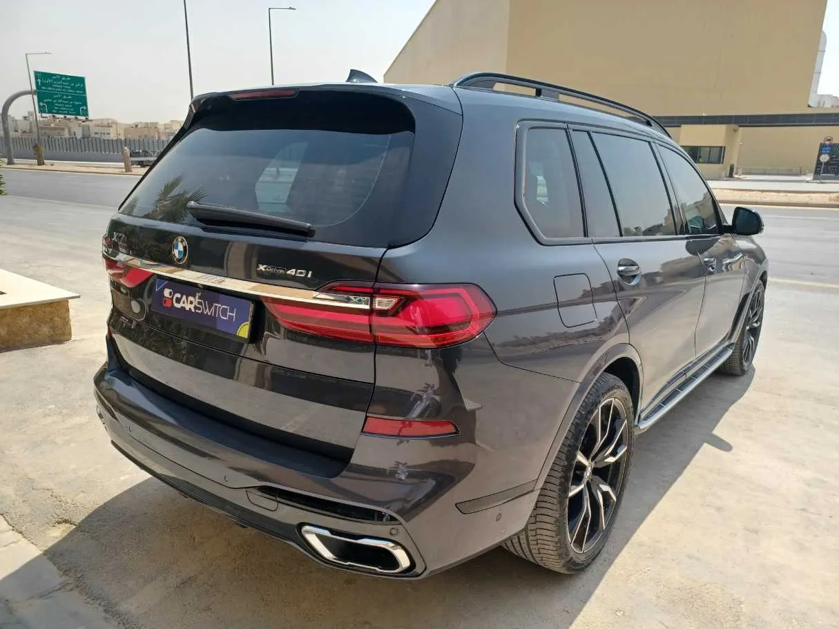 Car image 5