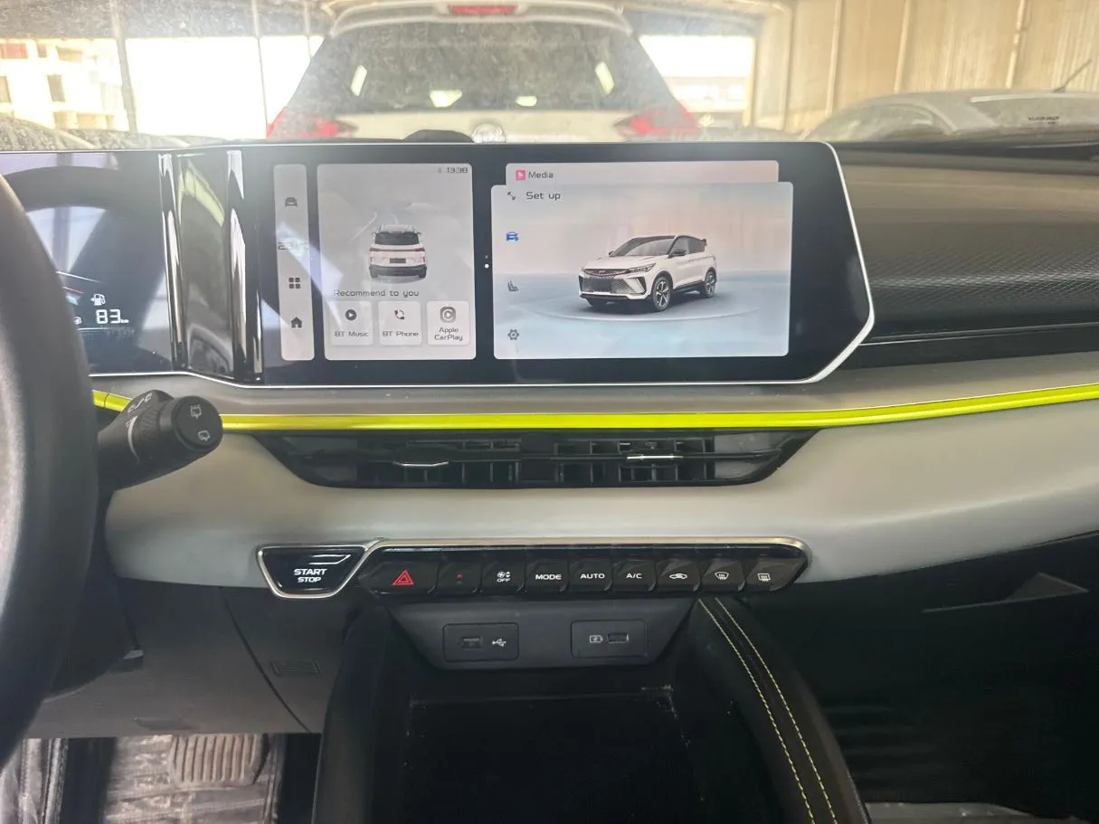 Car image 10