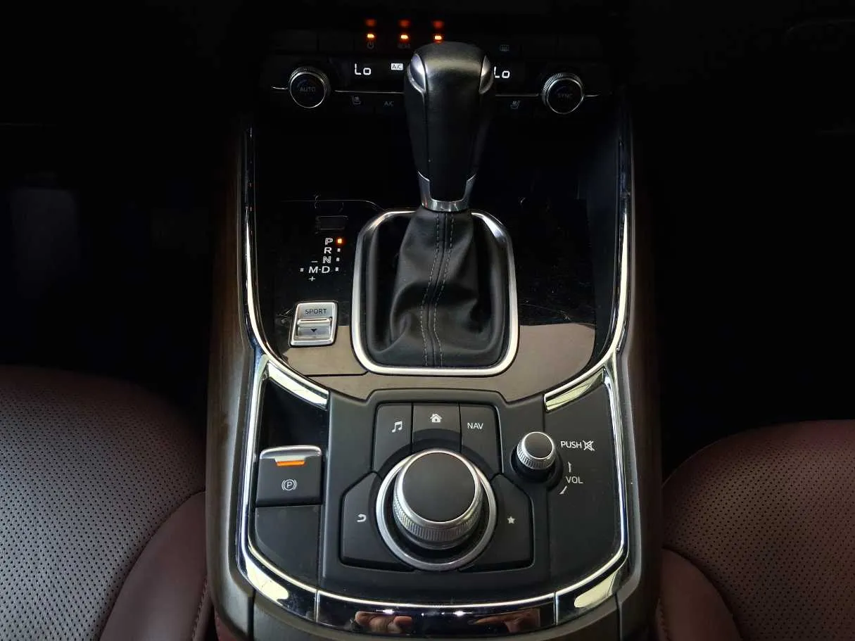 Car image 17