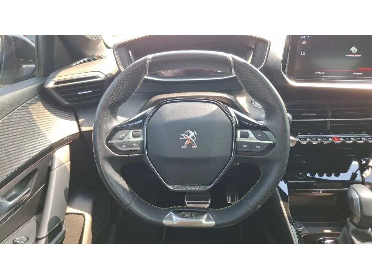Car image 18