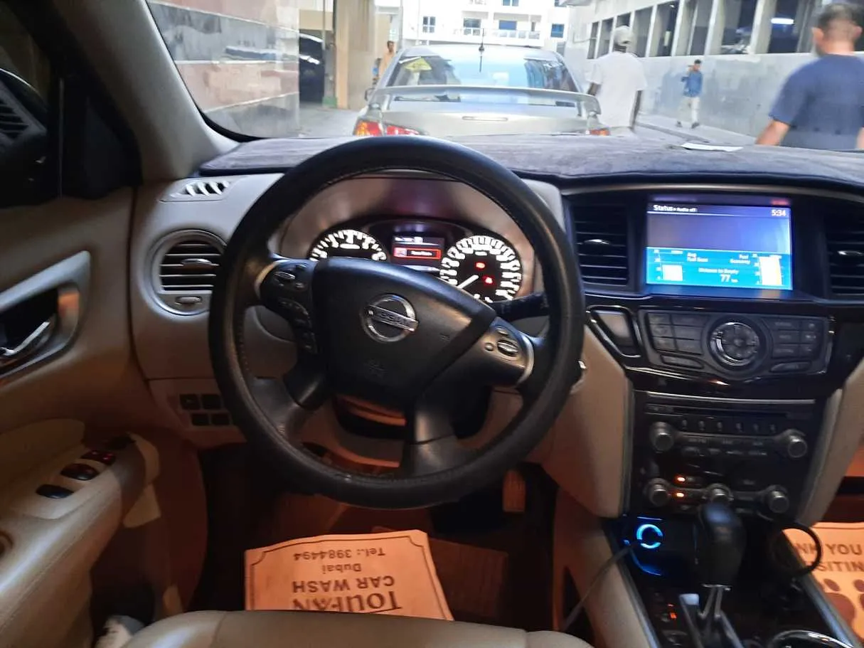 Car image 16