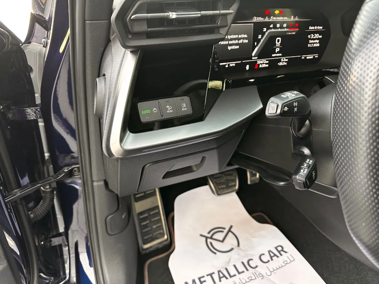 Car image 28