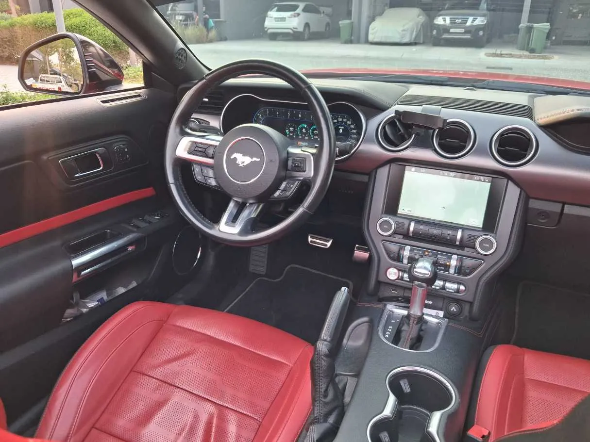 Car image 17