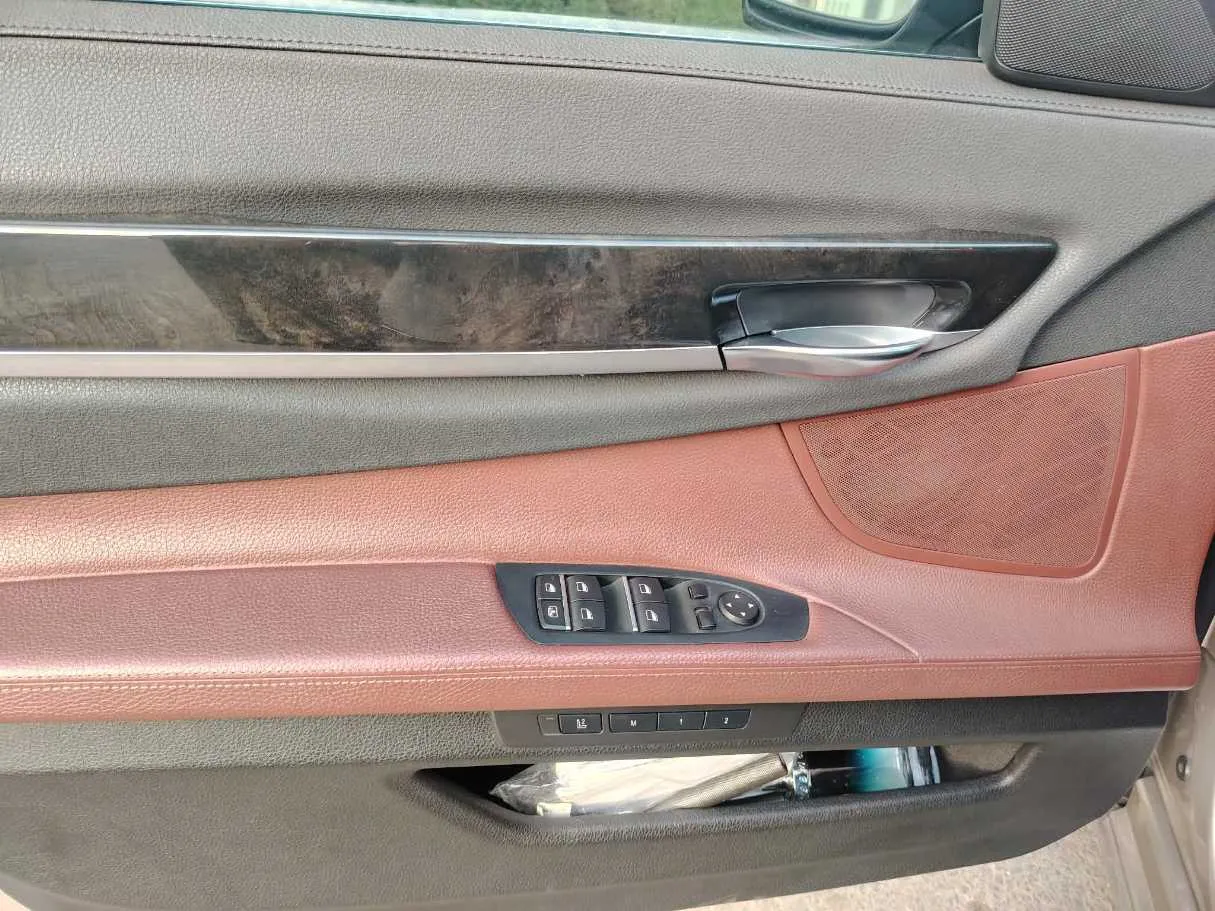 Car image 31