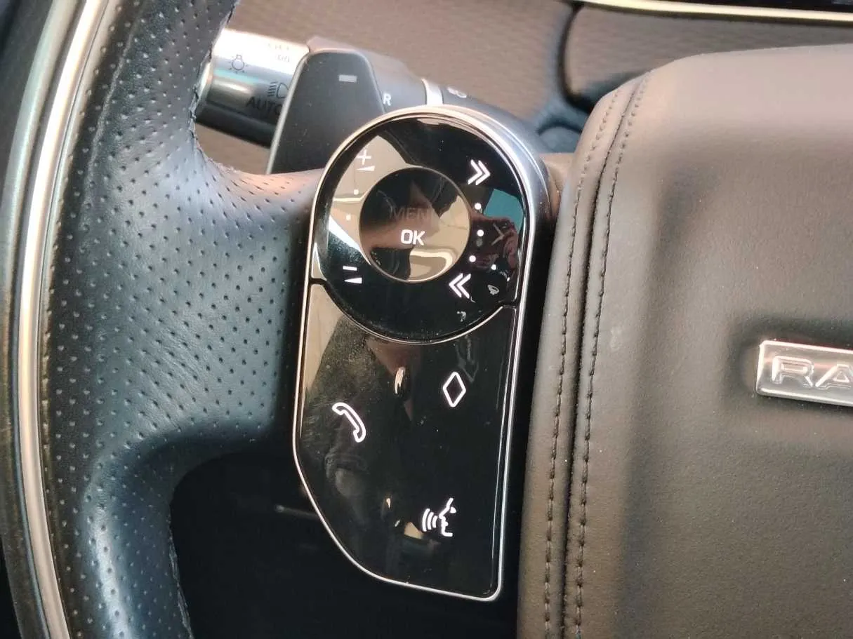 Car image 27