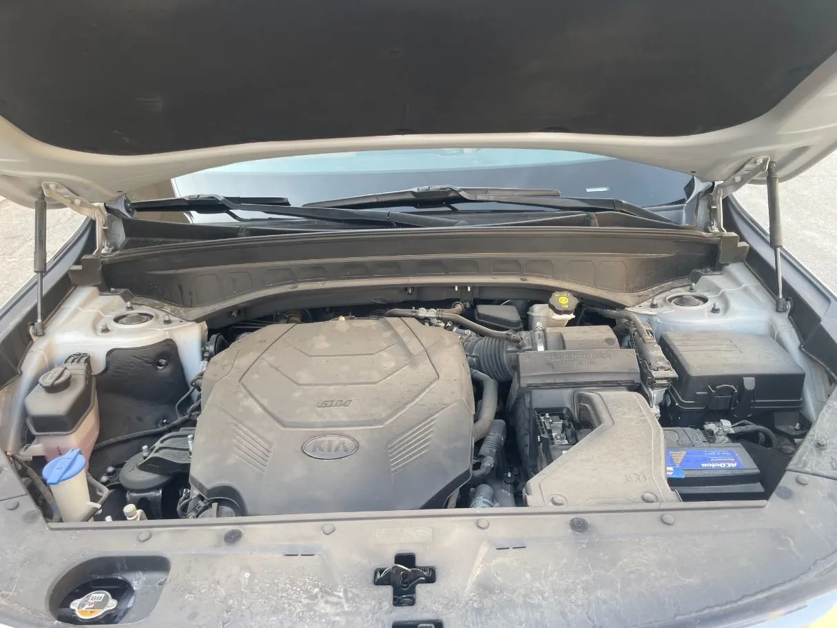 Car image 25