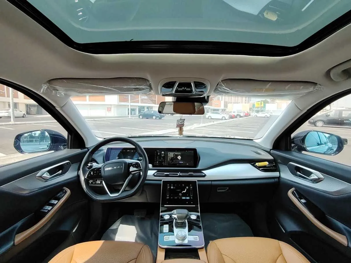 Car image 17