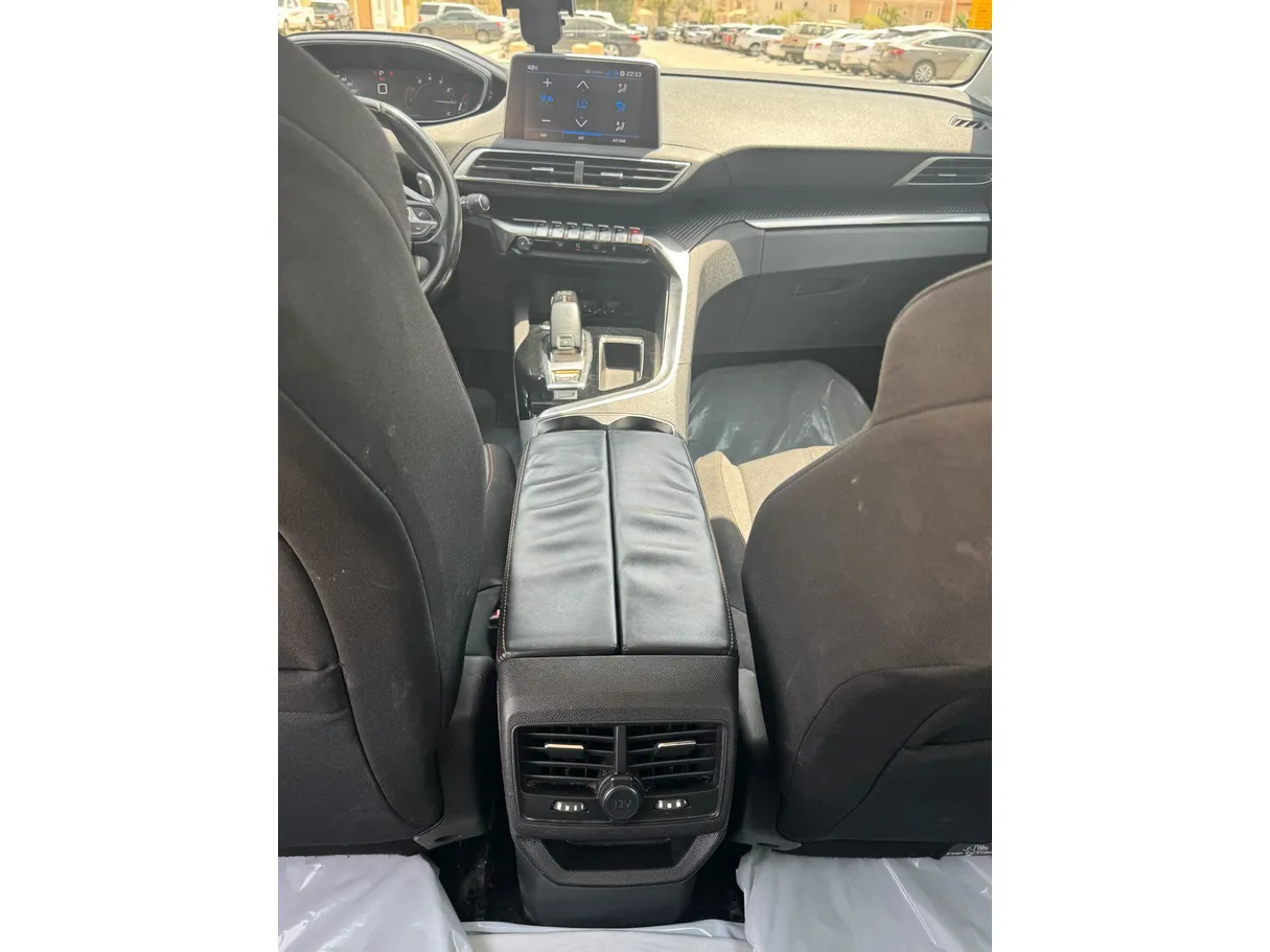 Car image 20