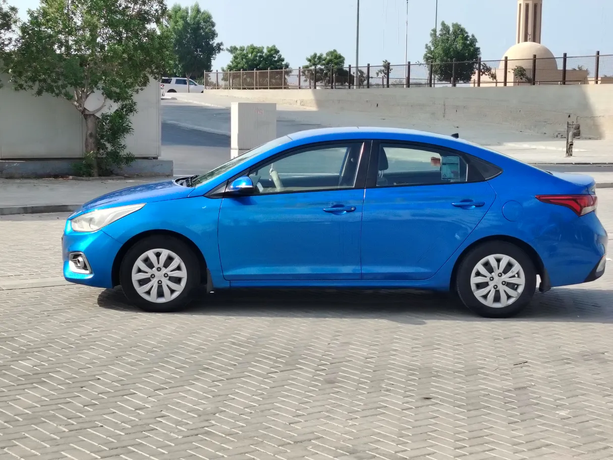 Car image 8