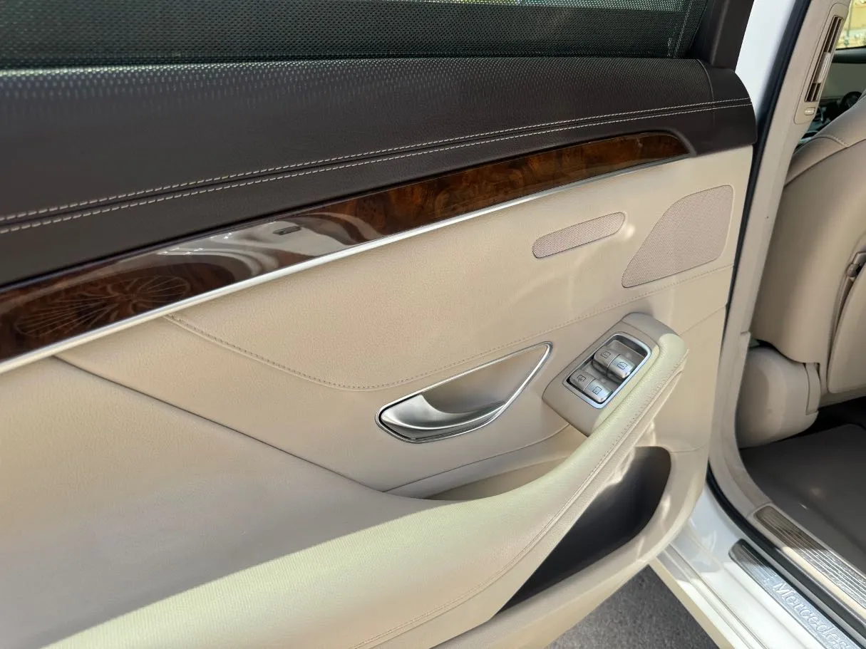 Car image 27