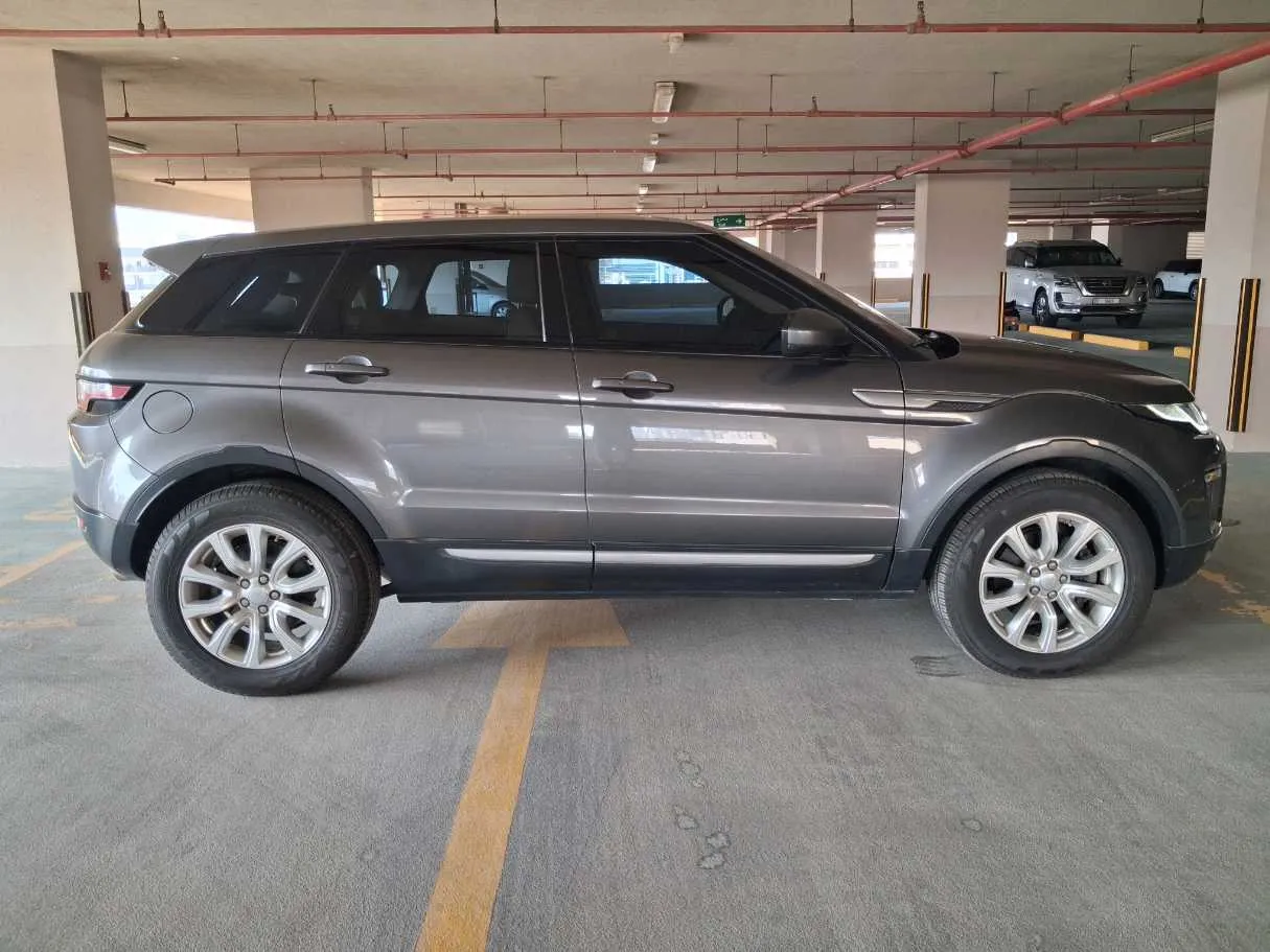 Car image 8