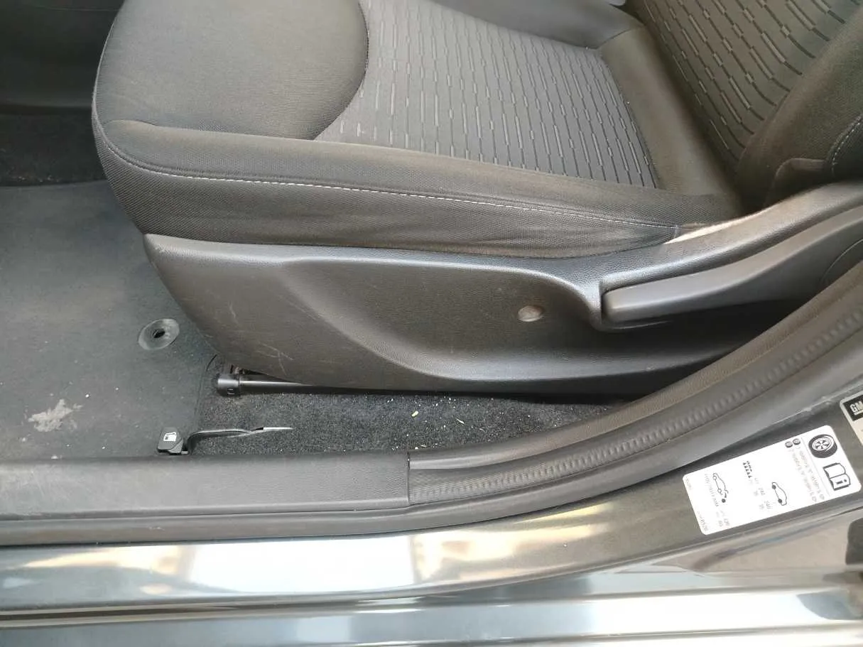 Car image 33