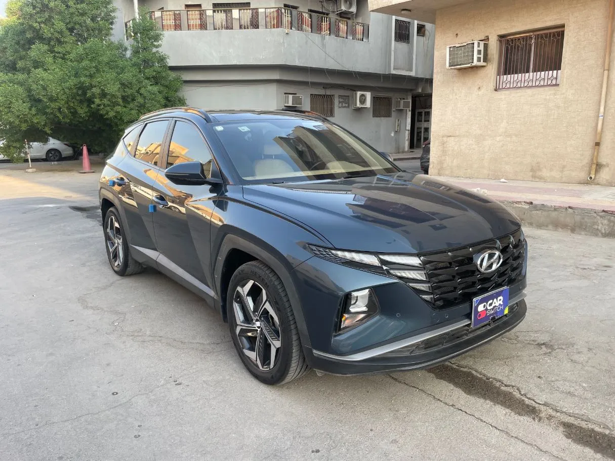 Car image 3
