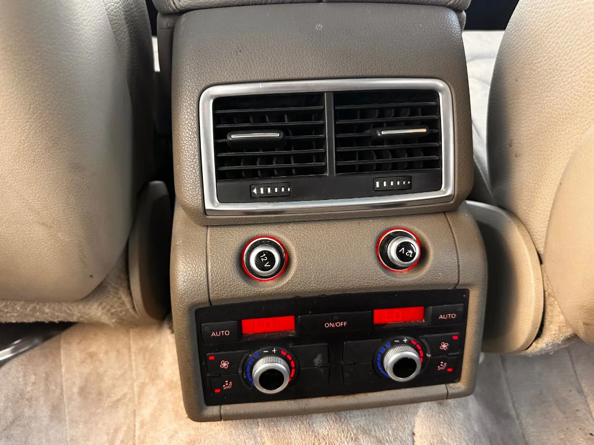 Car image 27