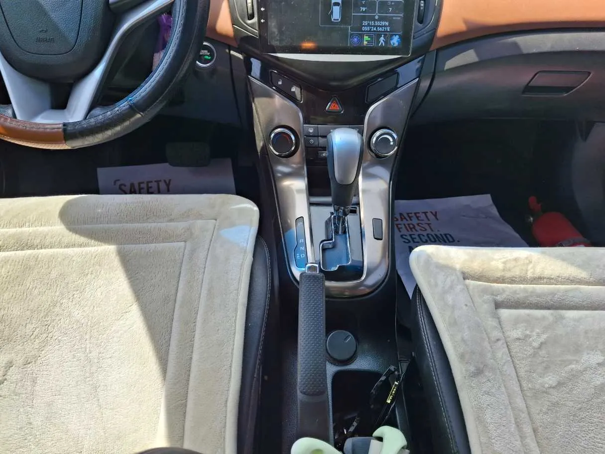 Car image 15