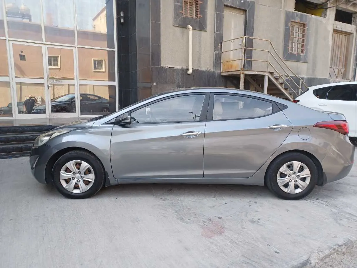 Car image 8