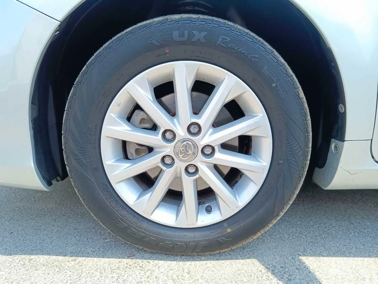 Car image 11