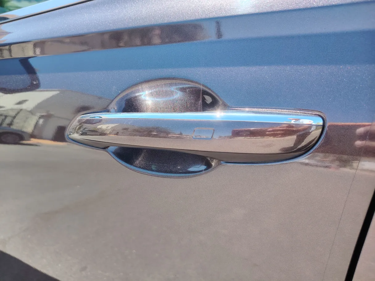 Car image 32