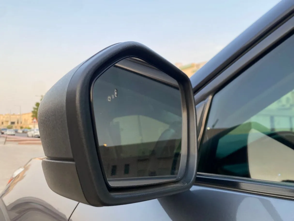 Car image 30