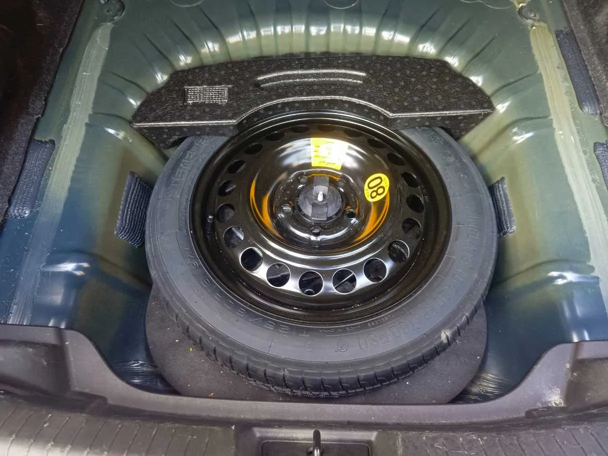 Car image 33