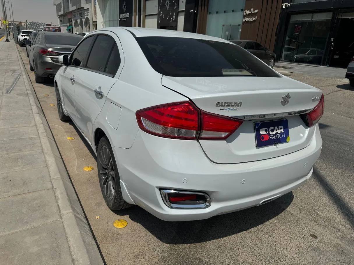Car image 7