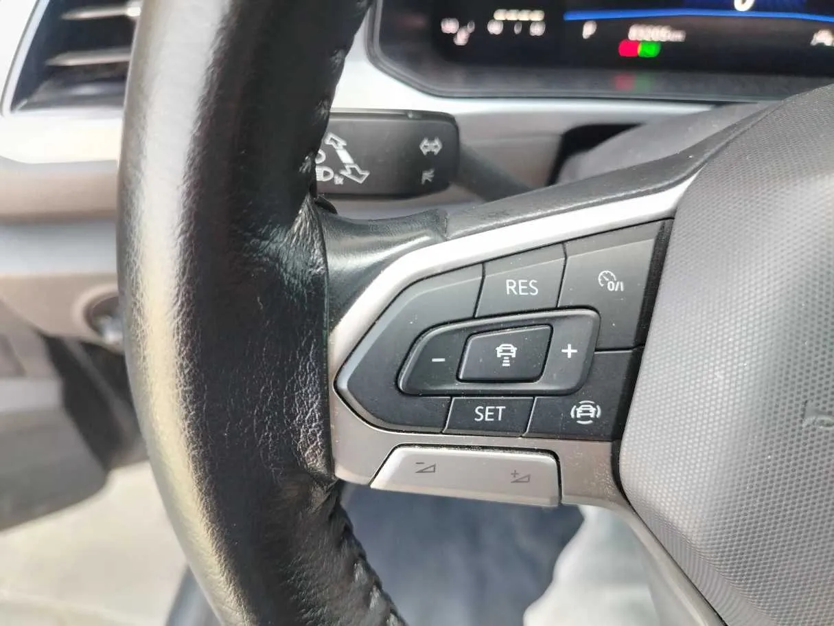 Car image 38