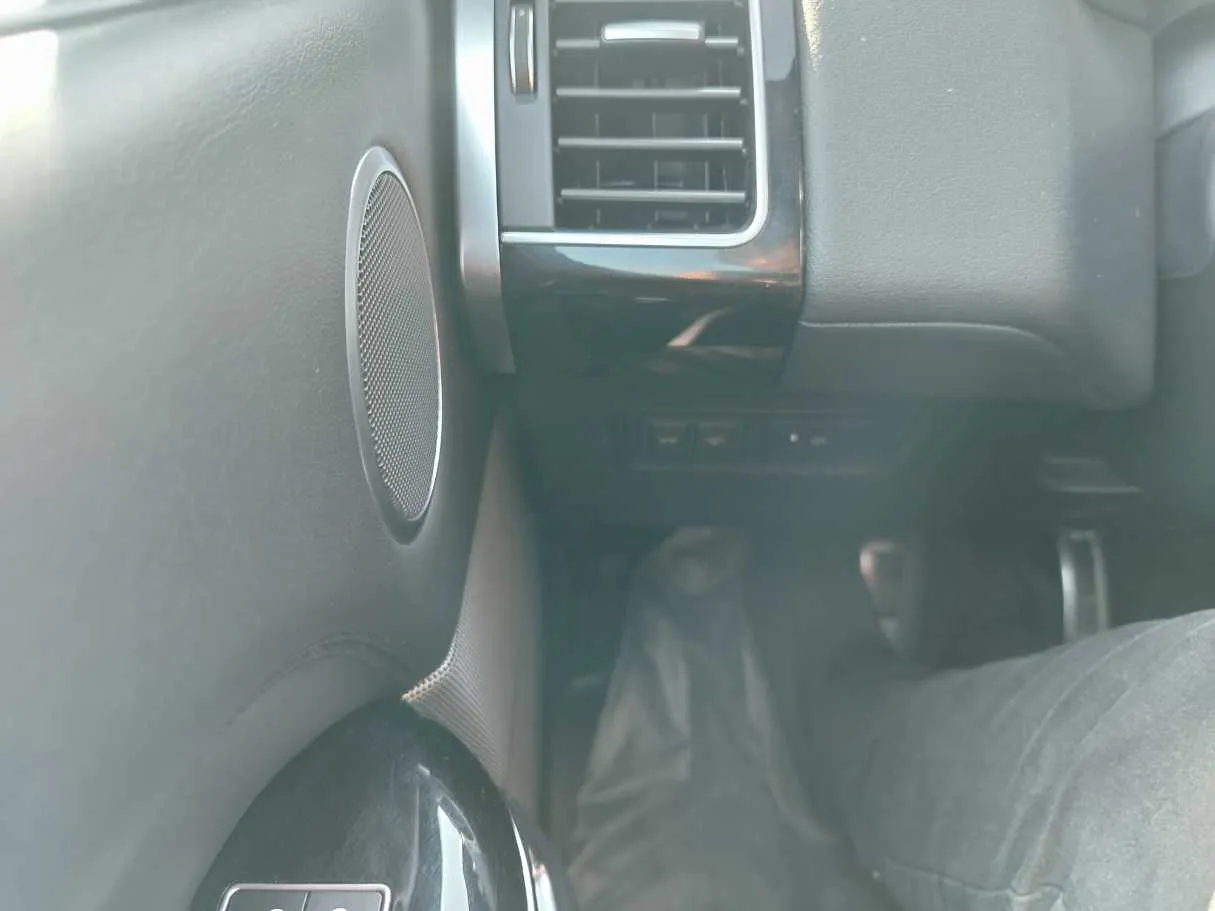Car image 36
