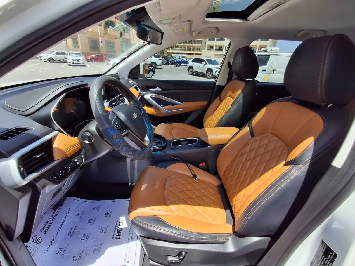 Car image 12