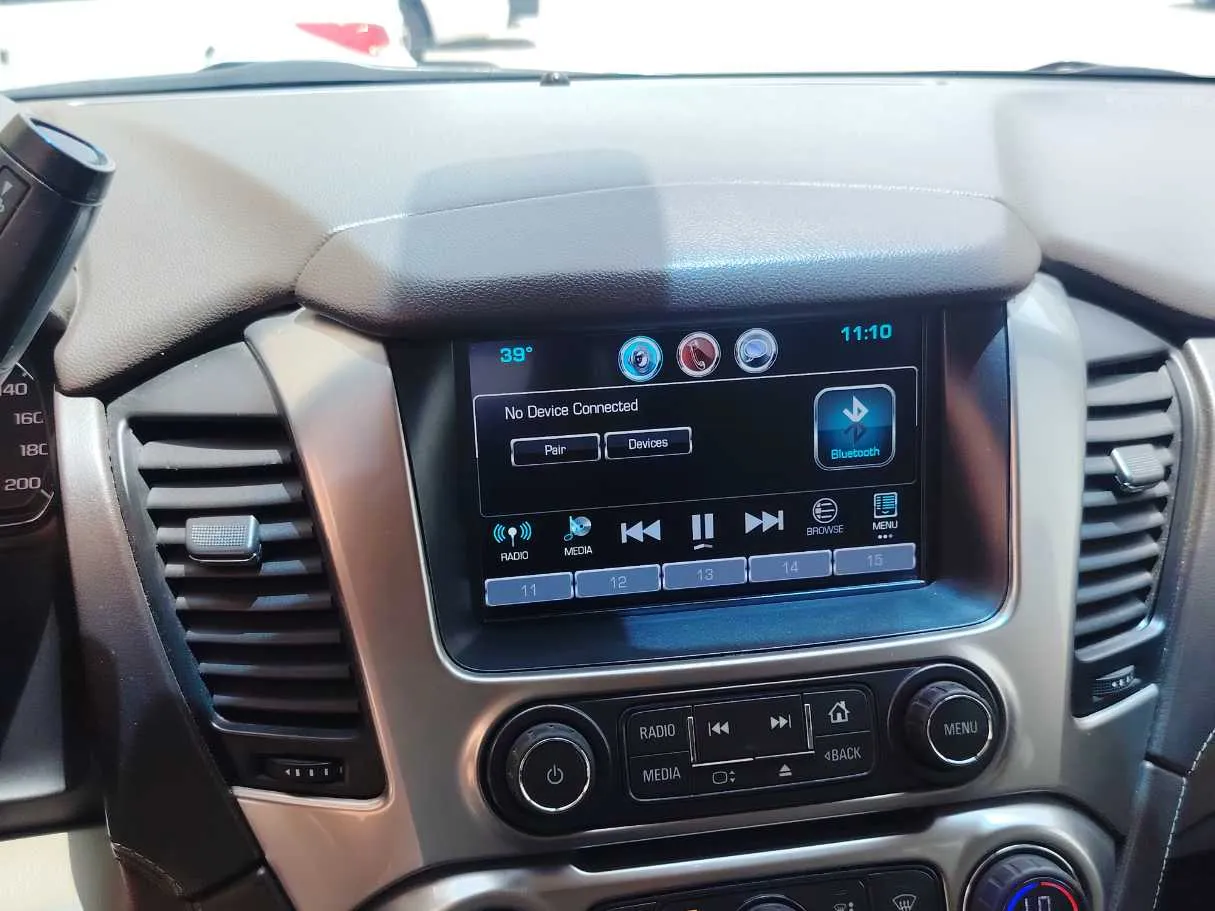 Car image 19