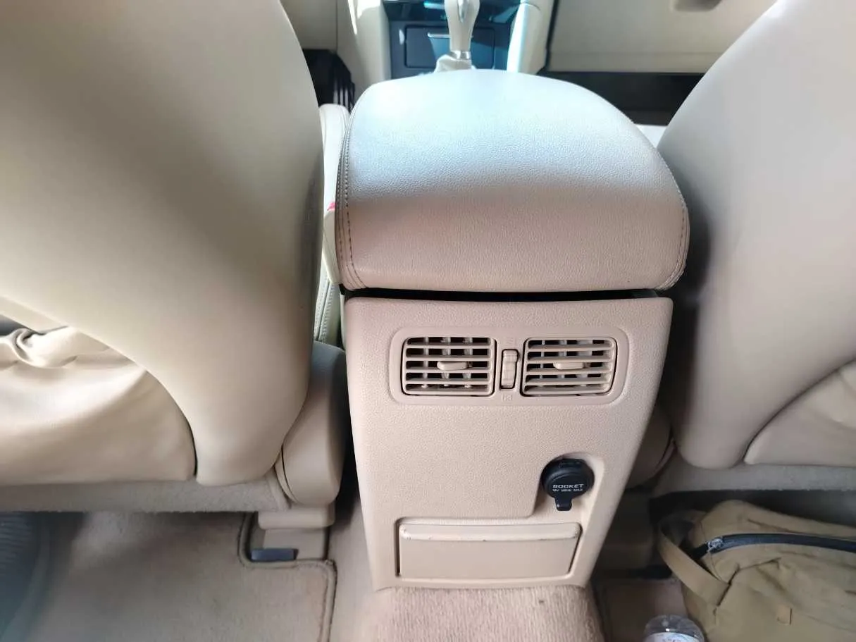 Car image 36