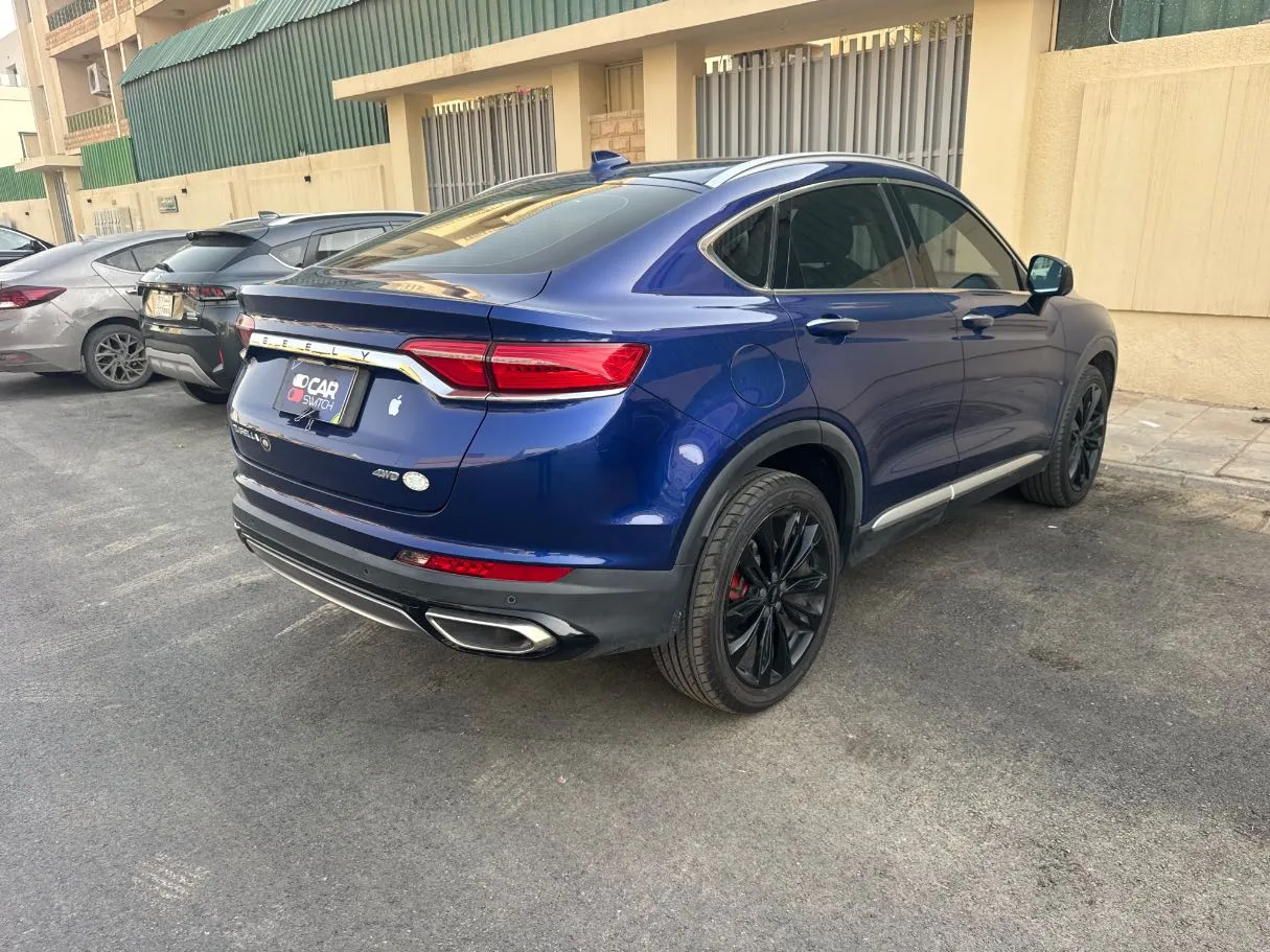 Car image 5