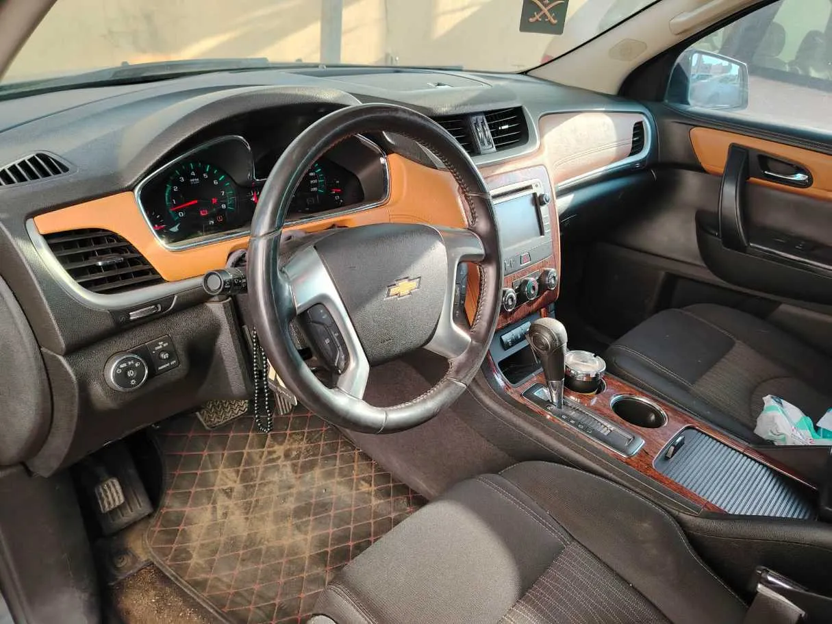 Car image 13