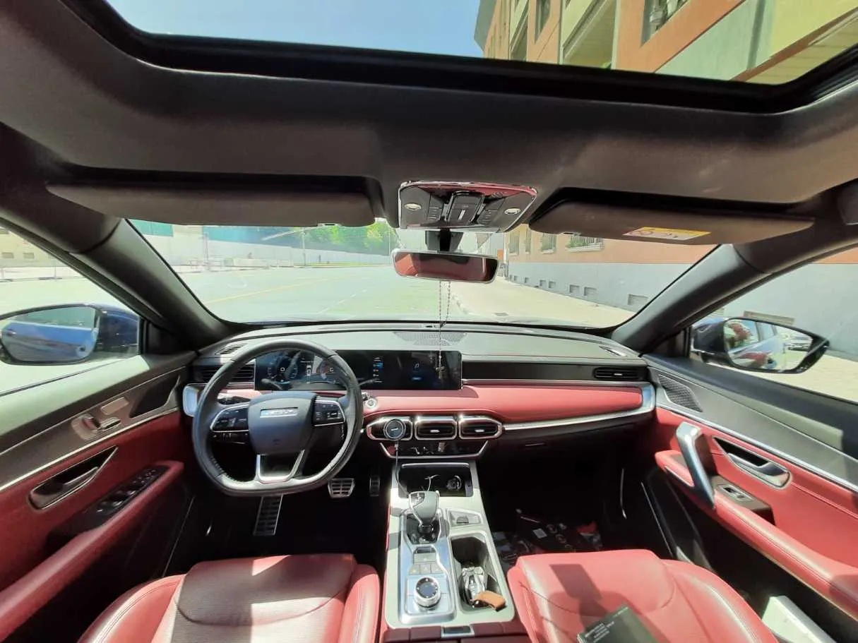 Car image 14