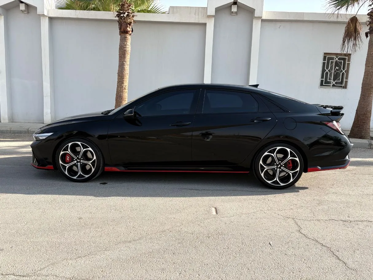 Car image 8