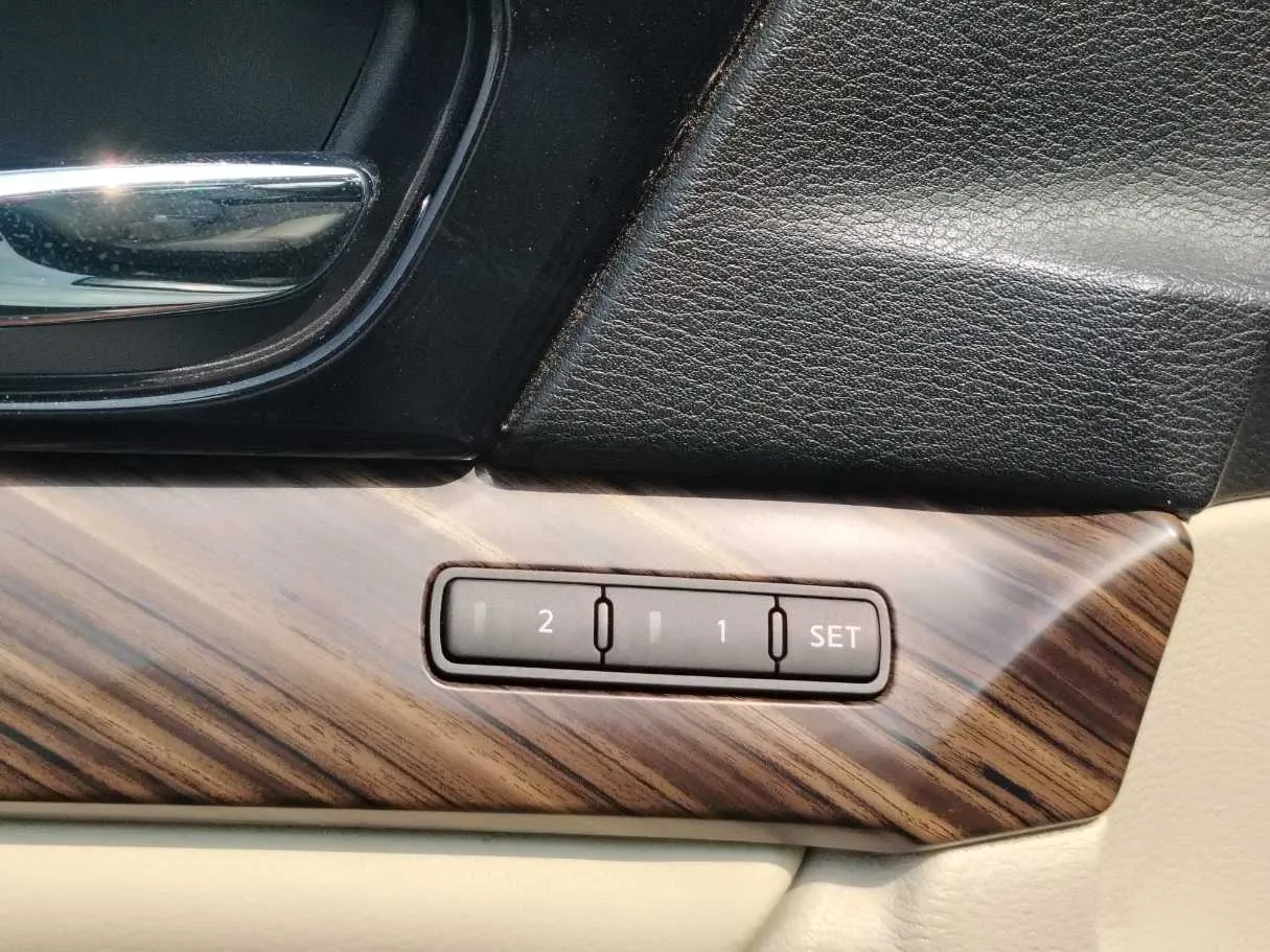 Car image 33