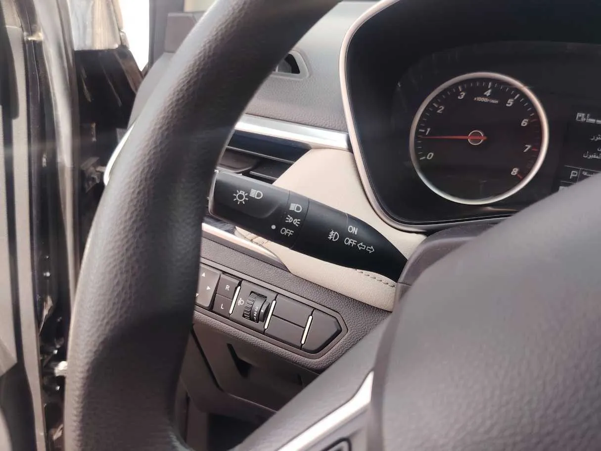Car image 26
