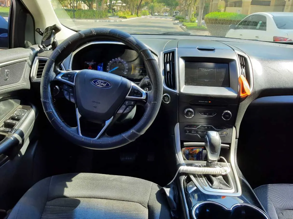 Car image 15