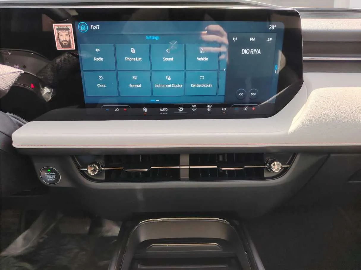 Car image 24