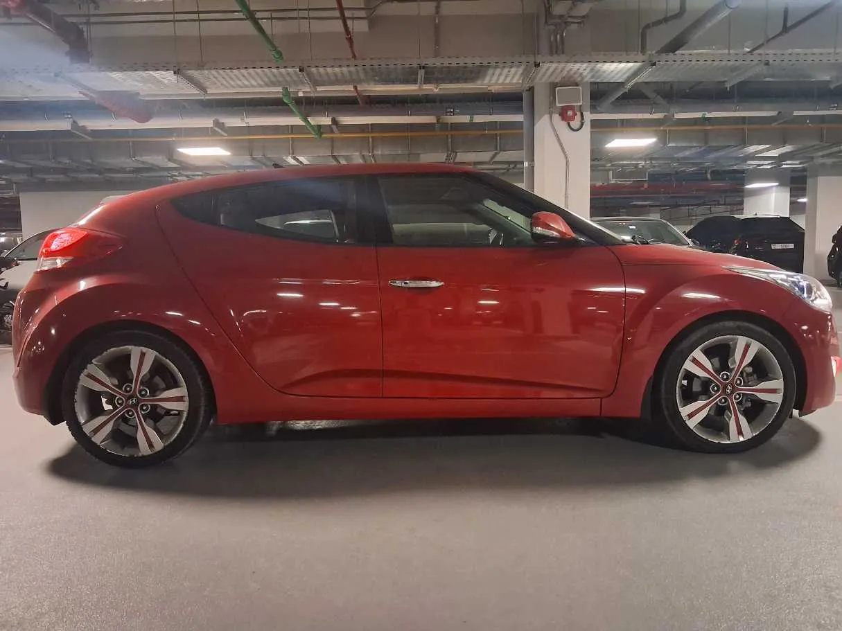 Car image 8