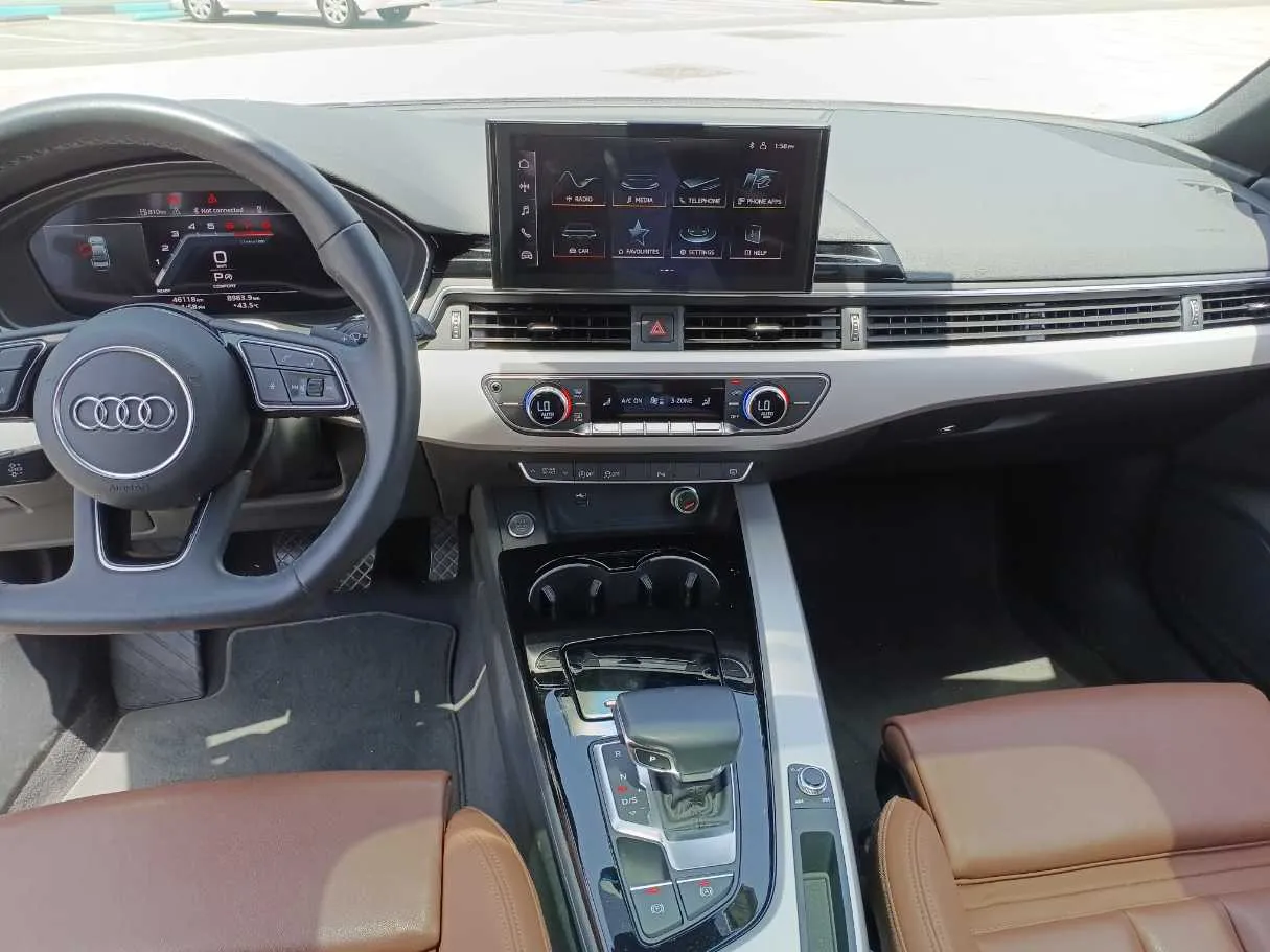 Car image 17