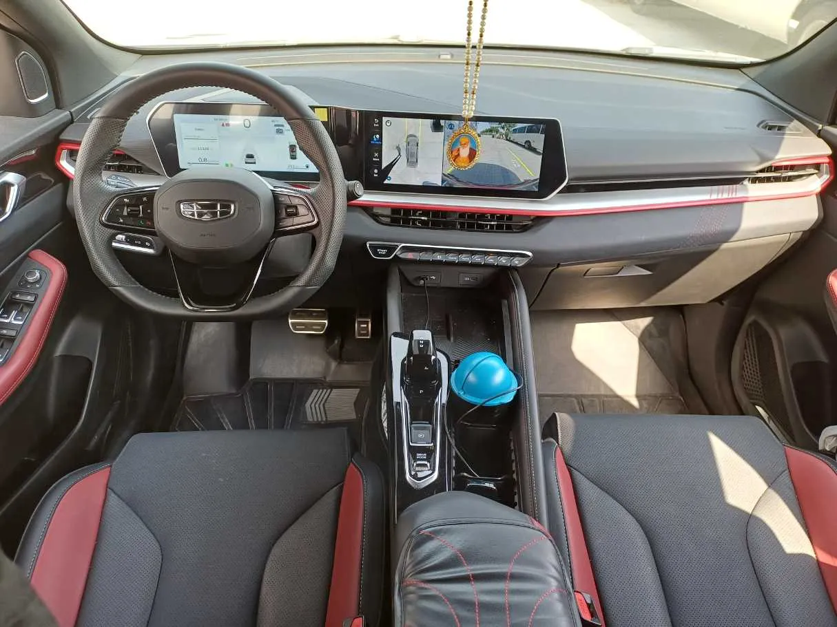Car image 17