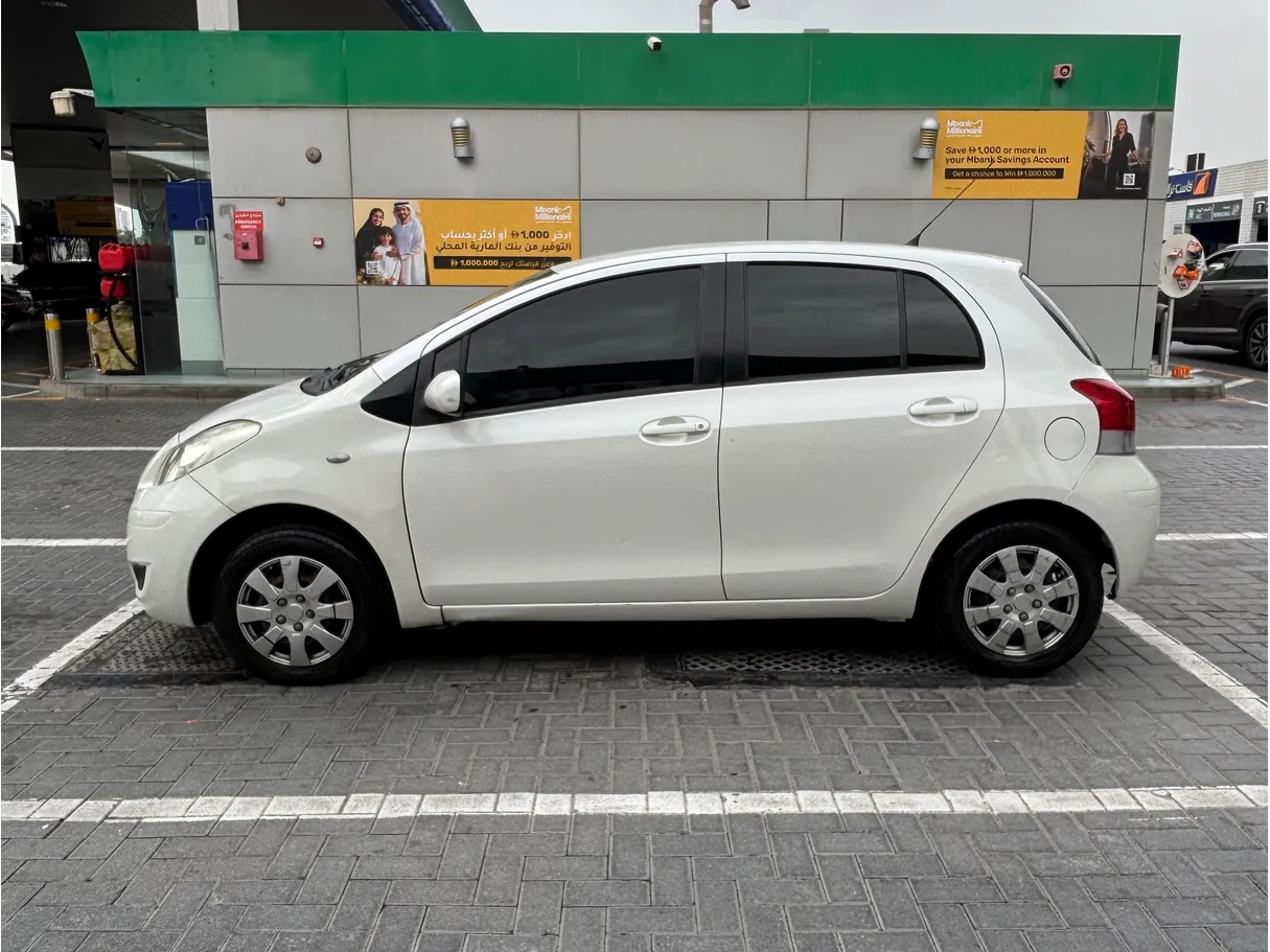 Car image 10