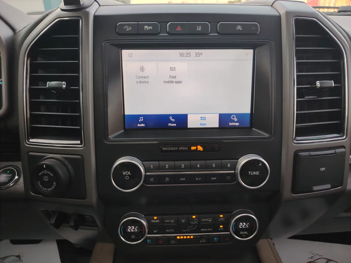 Car image 21