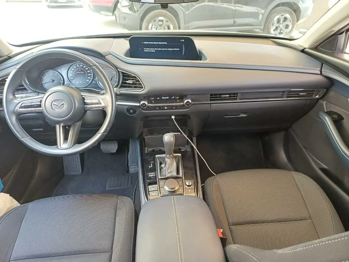 Car image 15