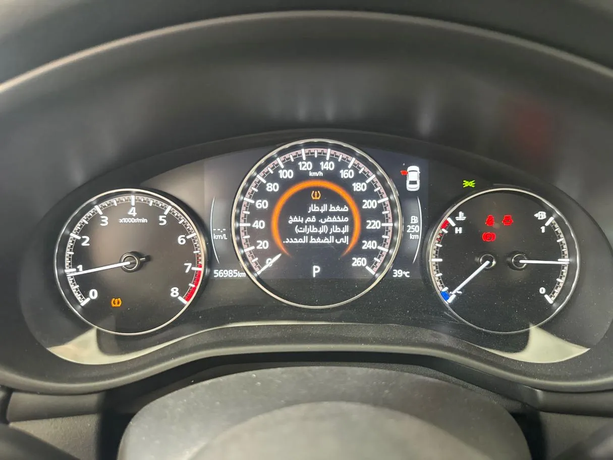 Car image 11
