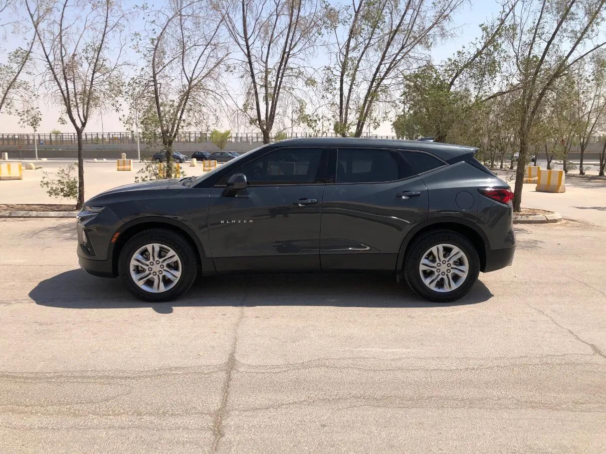 Car image 8