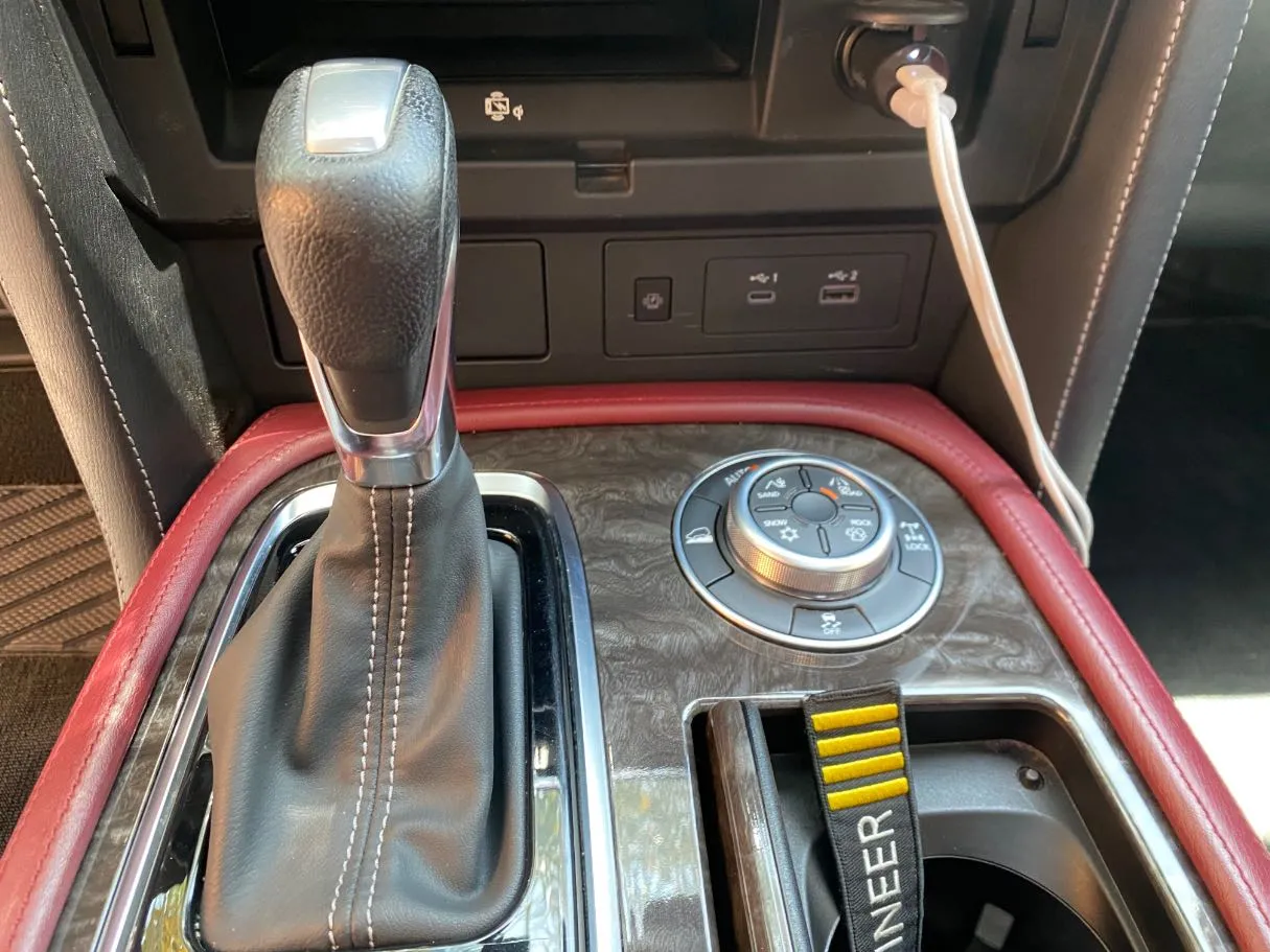 Car image 16