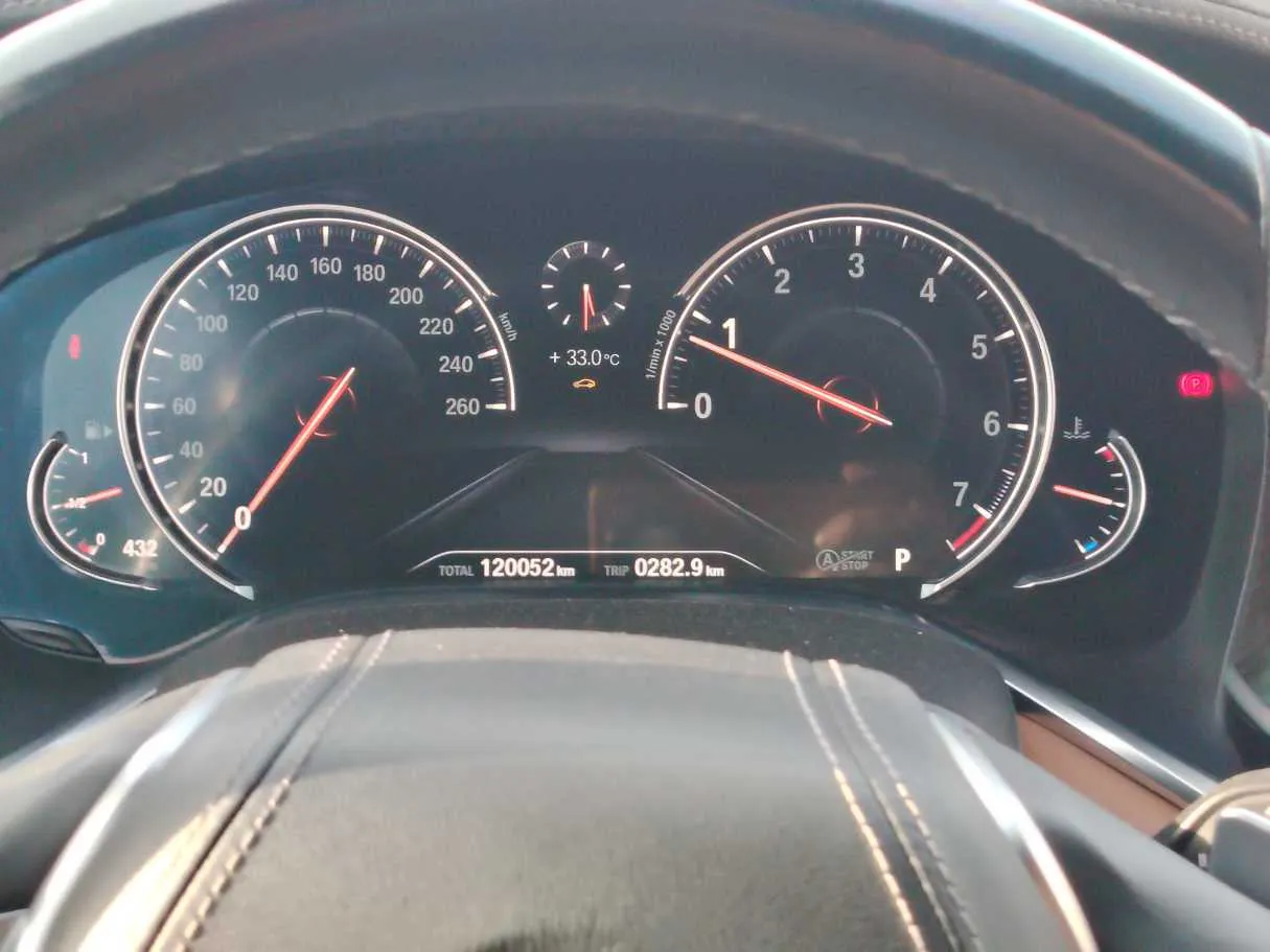 Car image 23